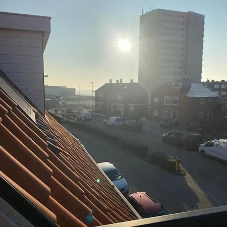 Long 3 בית הארחה 3*